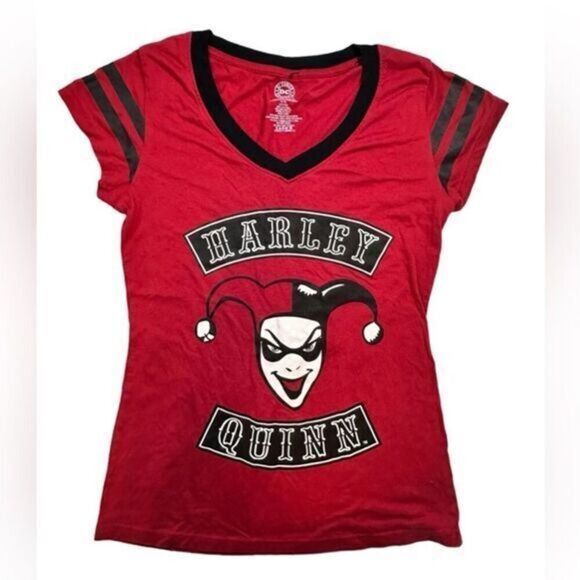 EUC DC Comics Women’s Teens Red  V Neck Graphic Tee Shirt Harley Quinn - Size L - Picture 1 of 4